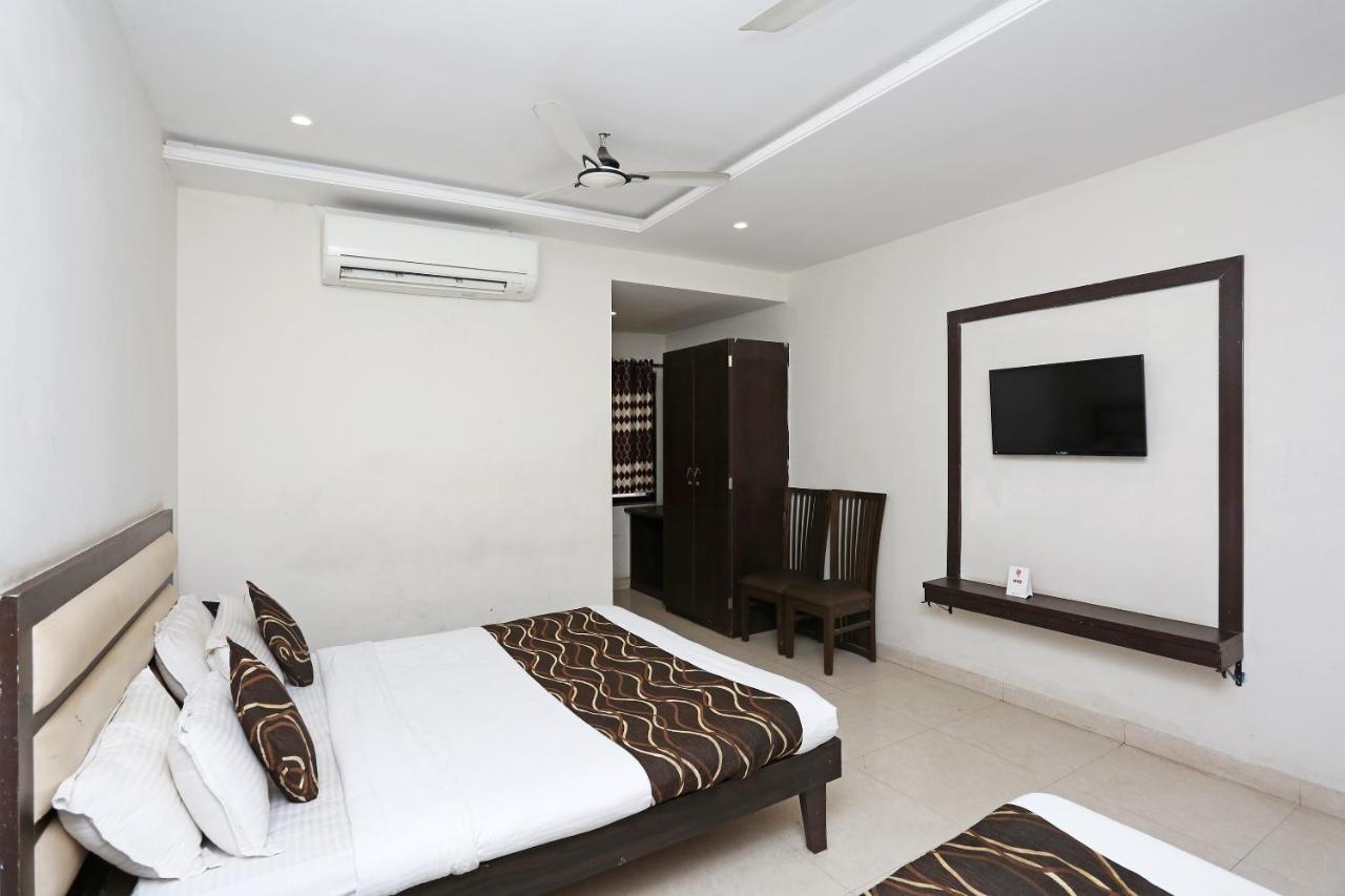 Oyo 6359 Hotel Mezbaan Regency Raipur  Phòng bức ảnh